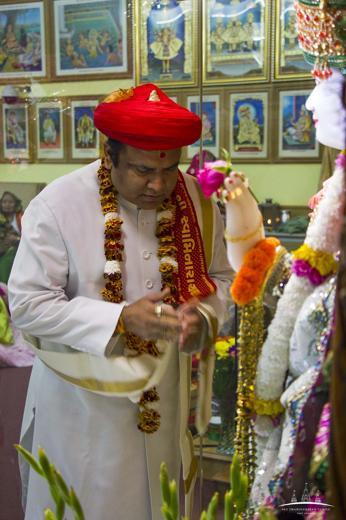 ©1987-2017 SKS Swaminarayan Temple East London